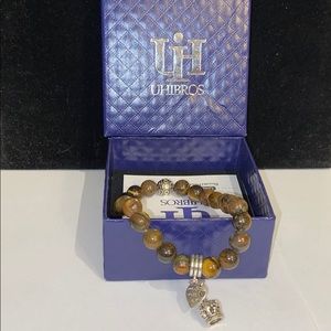 8mm Tiger Eye w Crown and Made with love Charm